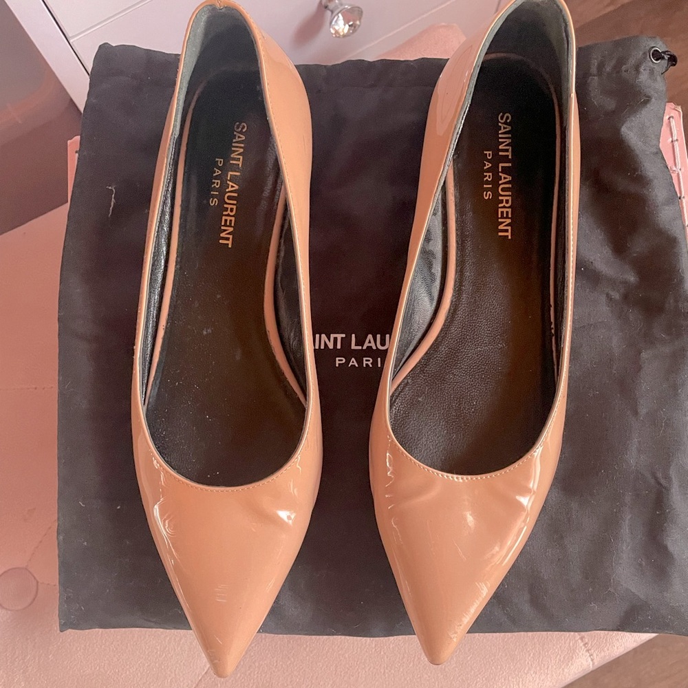 Saint Laurent pointy nude flats